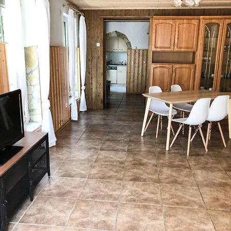 Gemuetliche In Niederpoyritz Mit Garten By Interhome شقة *