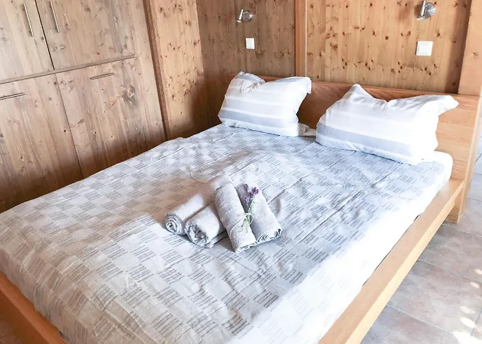 Gemuetliche In Niederpoyritz Mit Garten By Interhome * Drezno